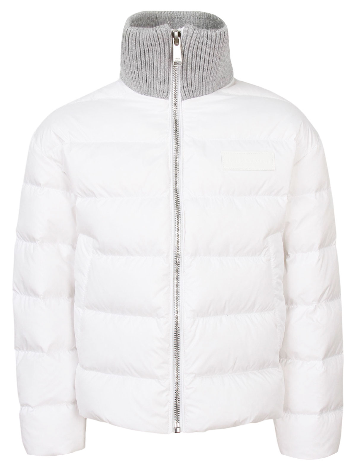 Белая куртка с высоким воротом