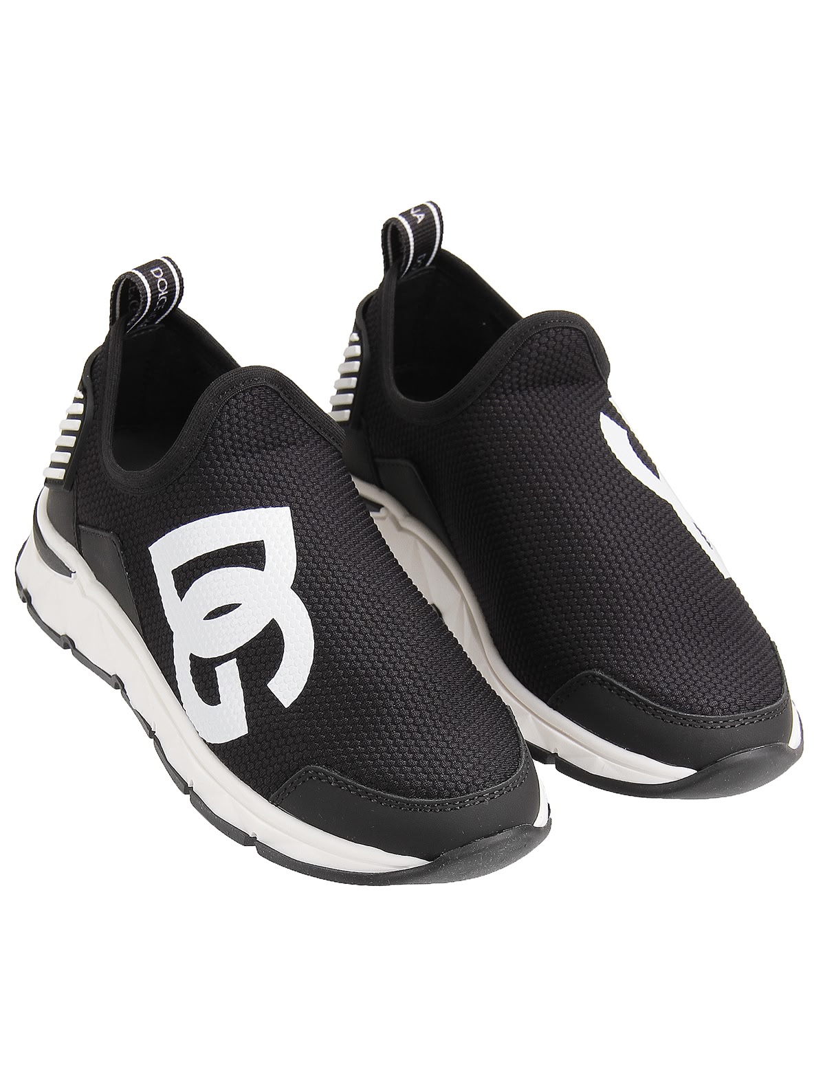 Кроссовки с логотипом