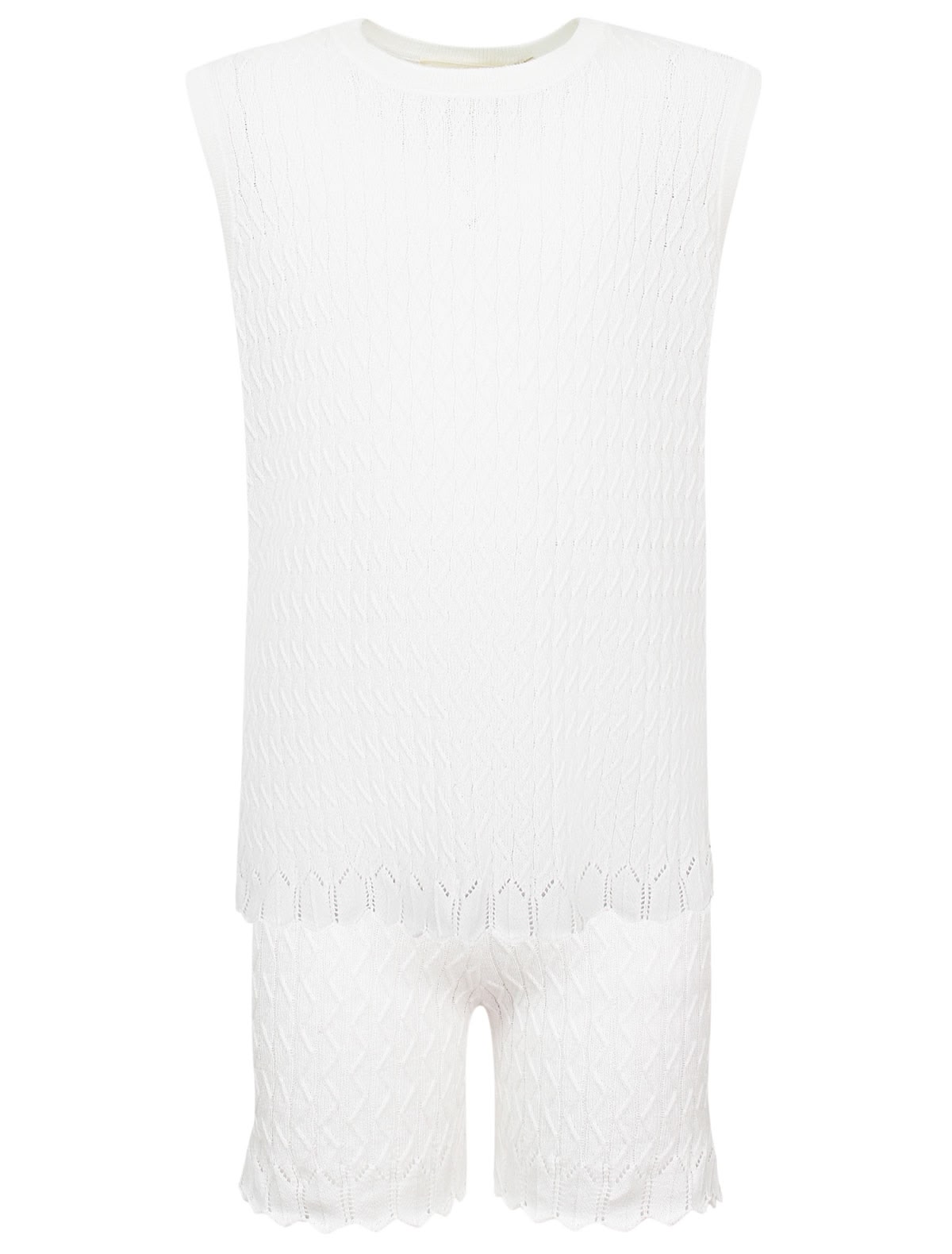 Белый вязаный комплект из блузы и шорт