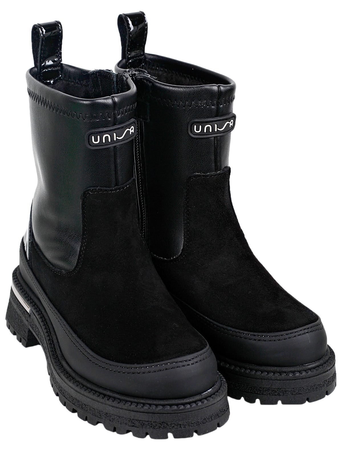 Черные полусапоги с замшевыми вставками