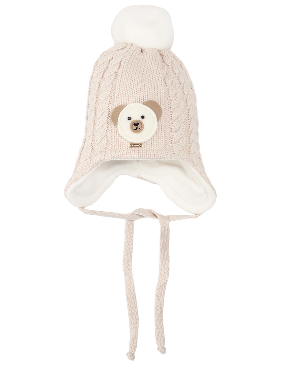 Шапка в косичку с аппликацией