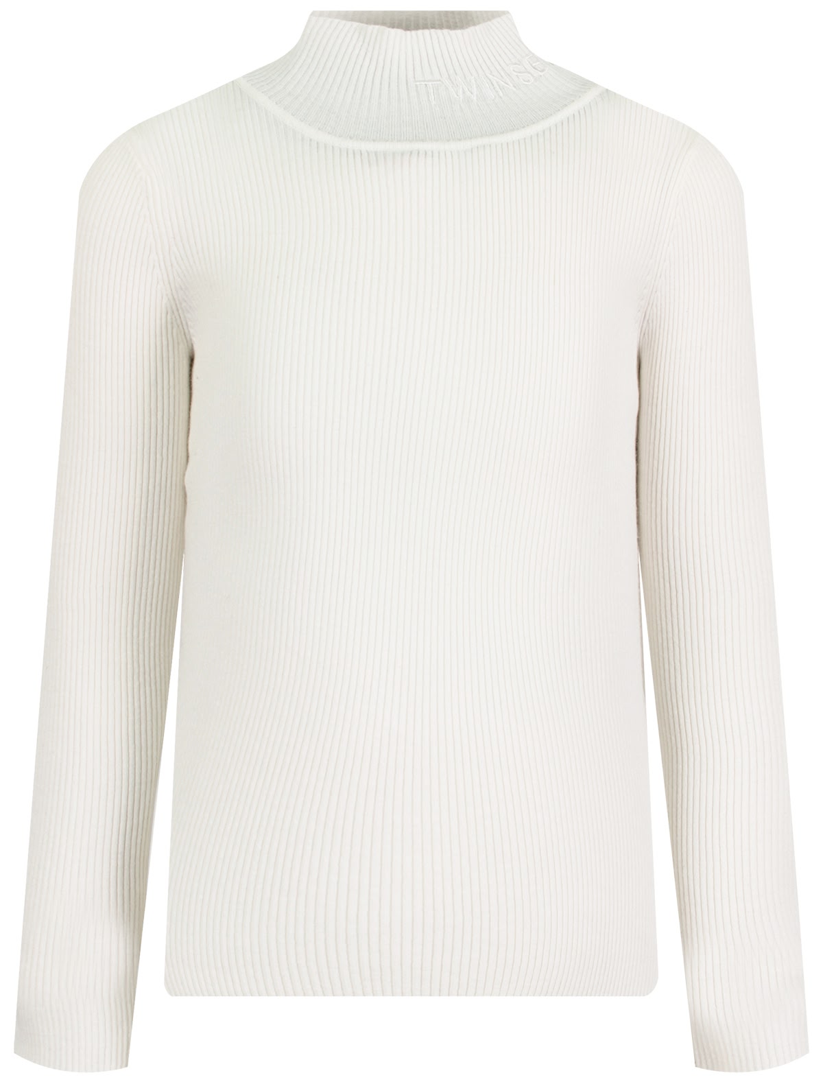 Белая водолазка в рубчик