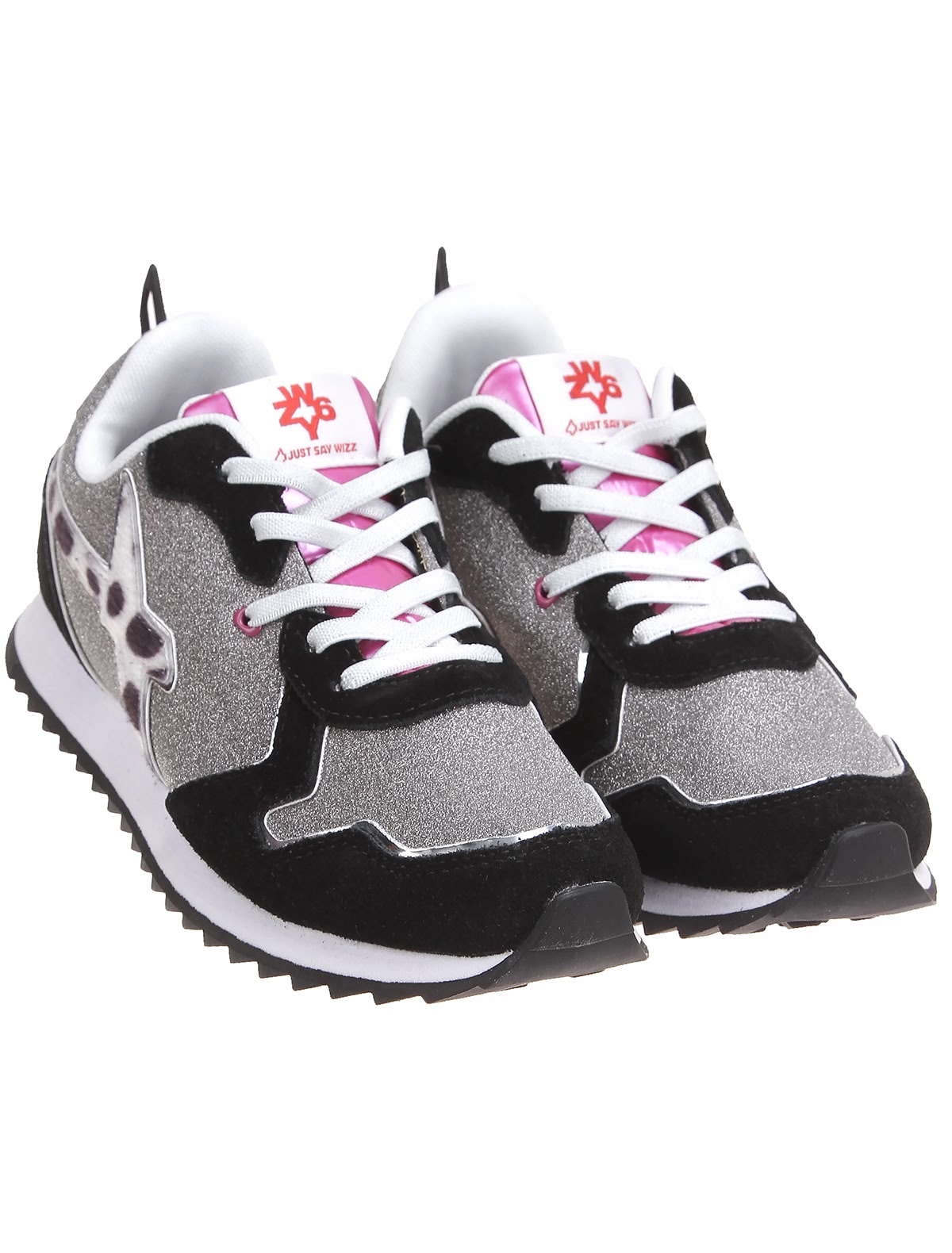 Кроссовки из комбинированных материалов