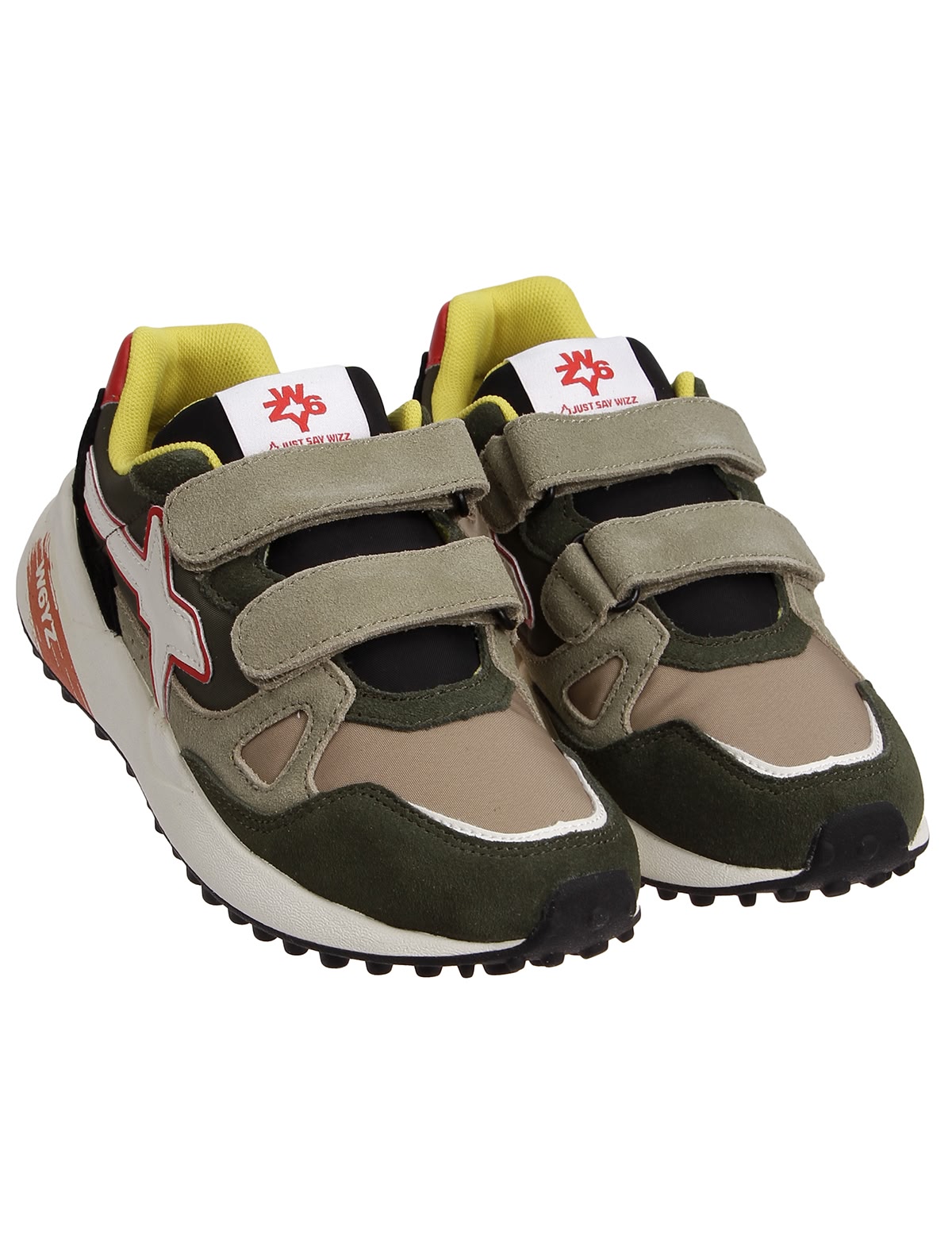 Зеленые кроссовки на липучках