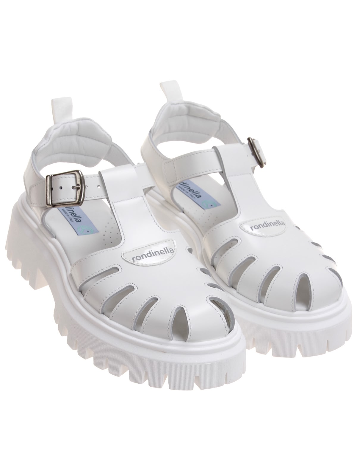 Босоножки в спортивном стиле