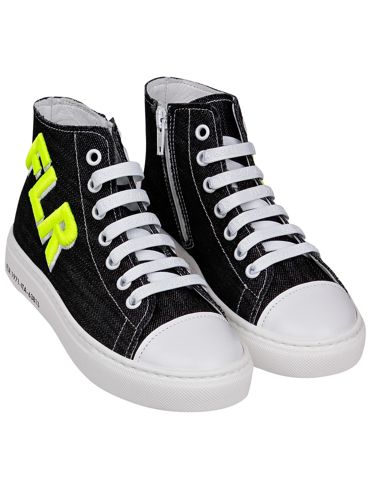 Высокие кеды с вышивкой