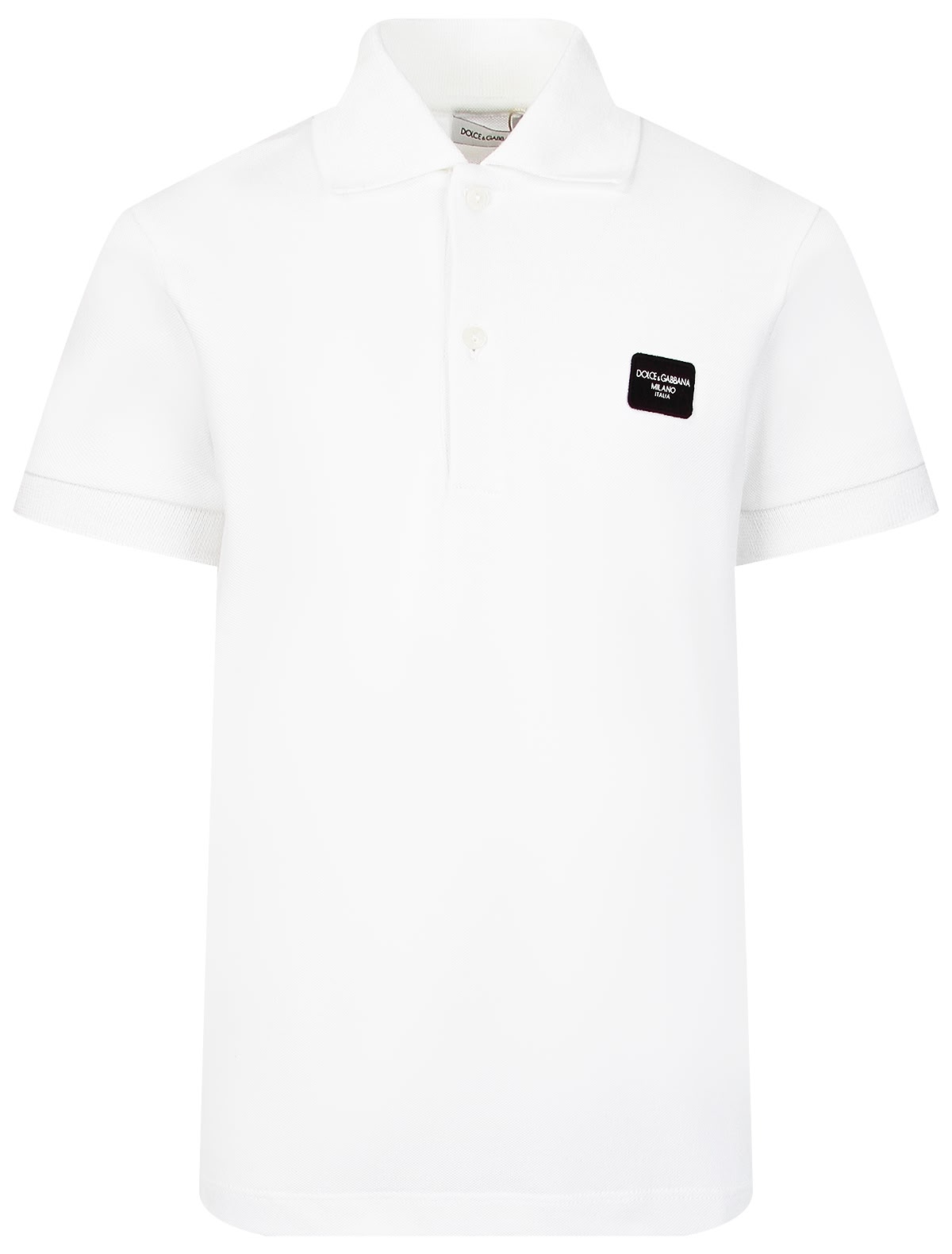 Белое поло с нашивкой логотипа