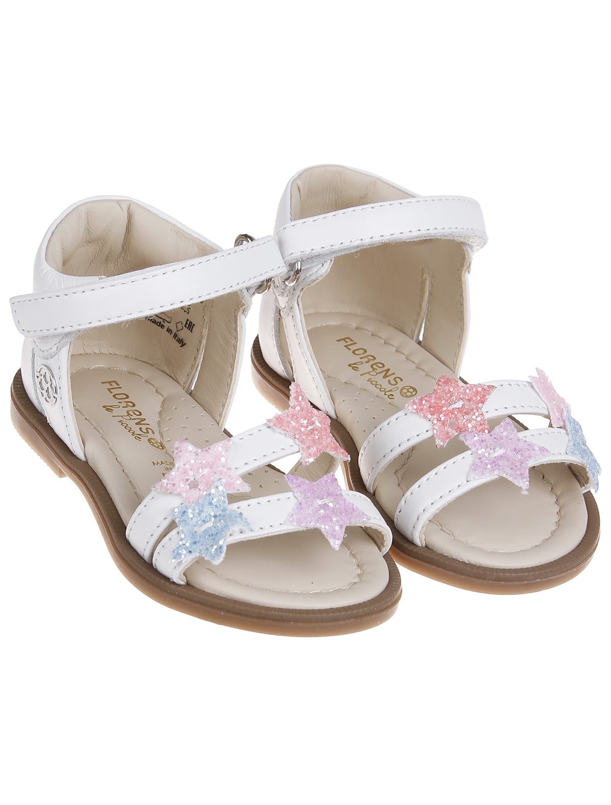 Белые босоножки с звёздами