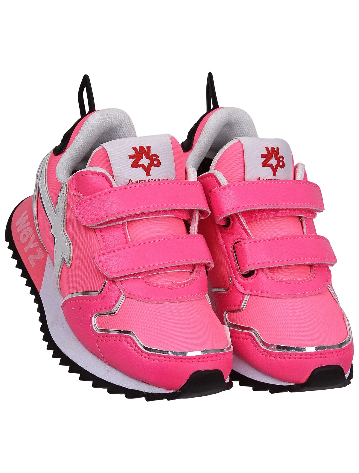 Ярко-розовые кроссовки на липучках