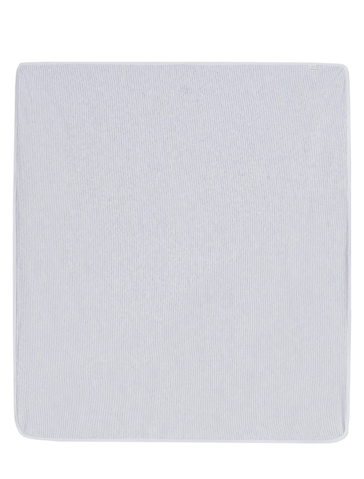 Плед в тонкую полоску