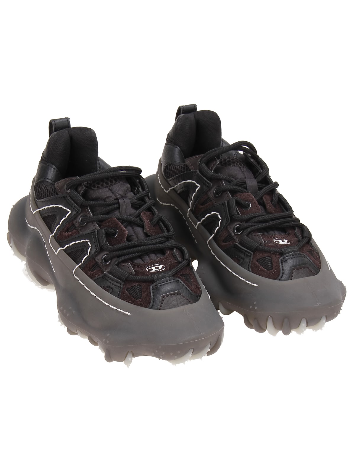 Кроссовки с контрастной строчкой