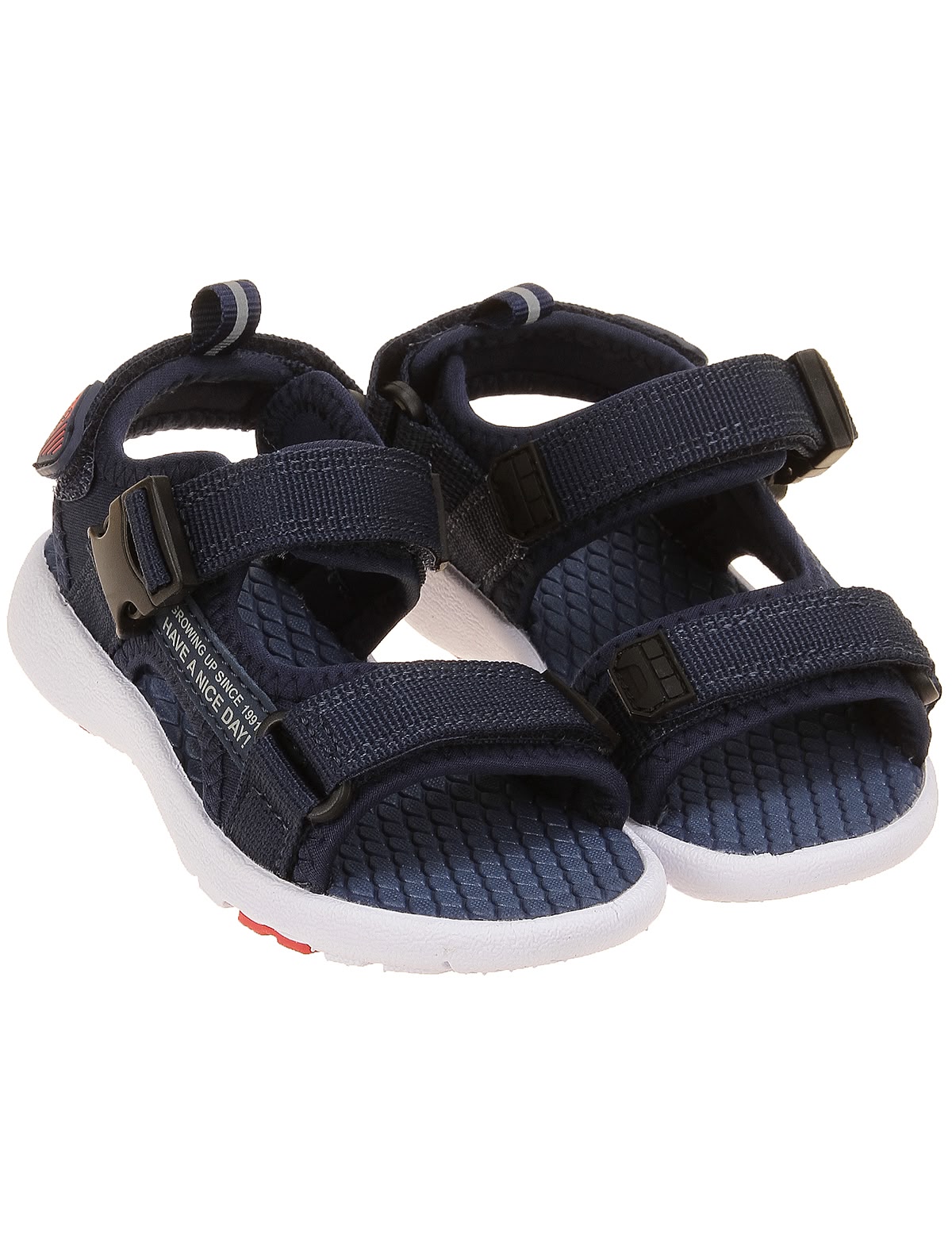 Сандалии в спортивном стиле