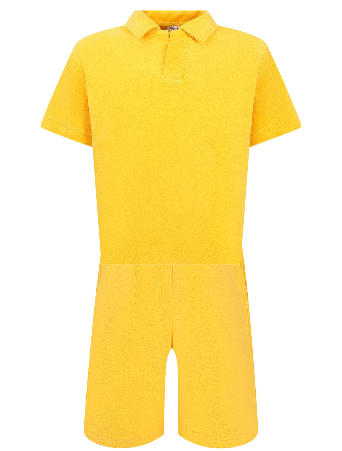 Жёлтый комплект из поло и шорт
