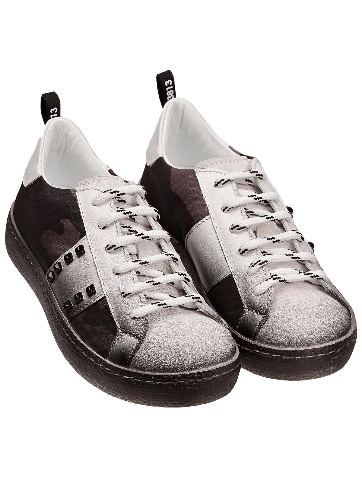 Кеды в стиле гранж