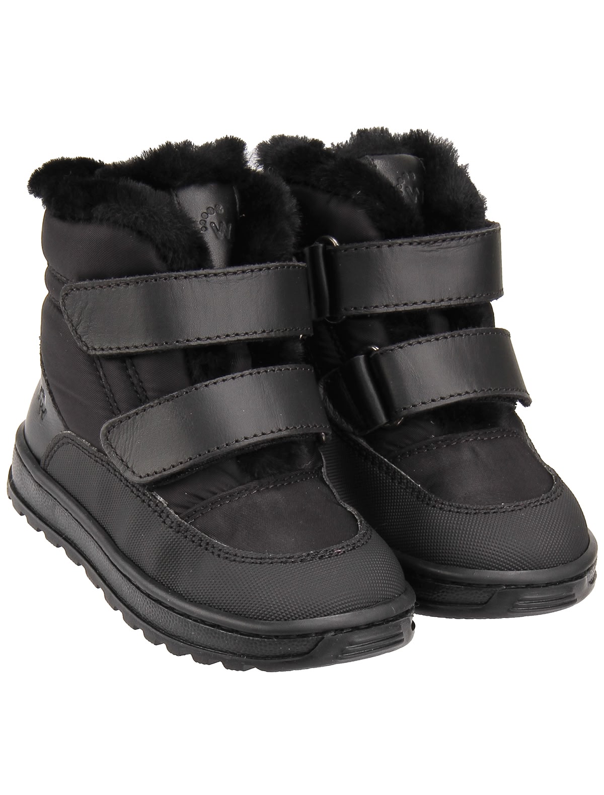 Высокие чёрные ботинки