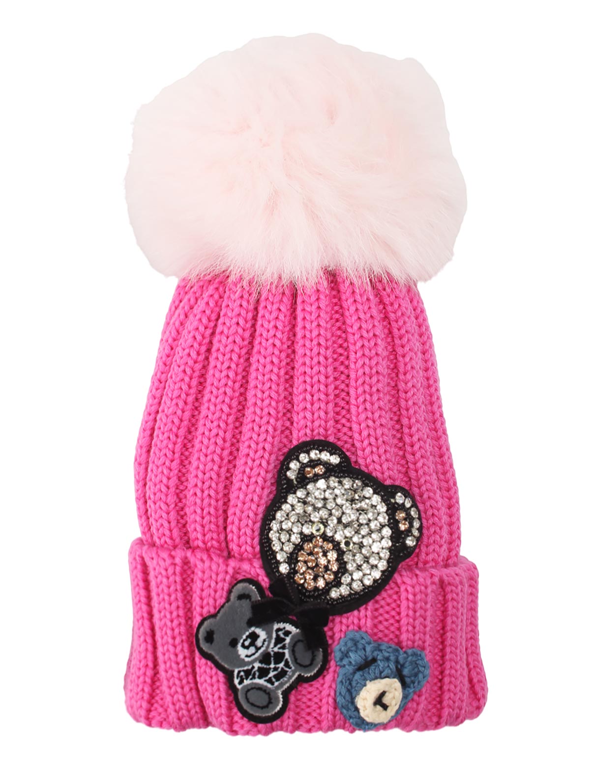 Розовая шапка с нашивками