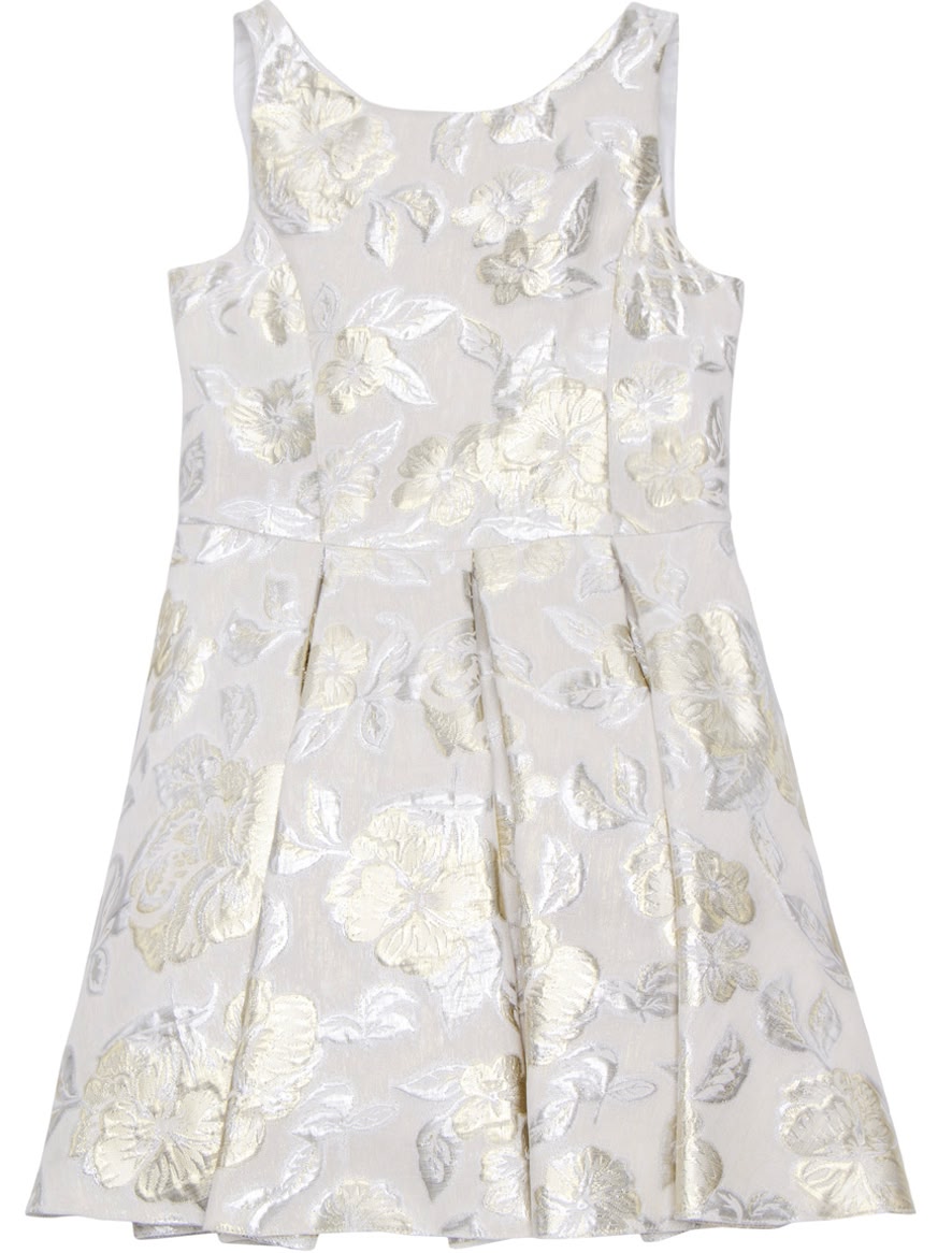 Платье с вышитыми цветами