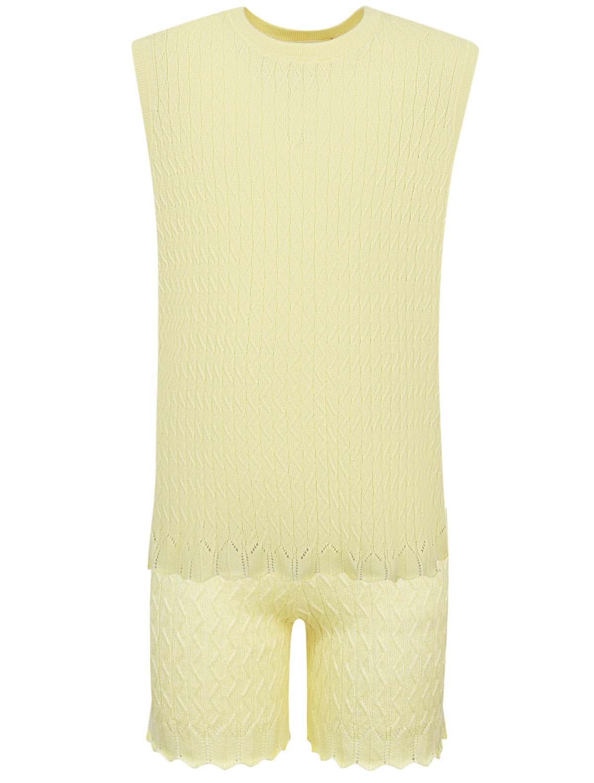 Жёлтый вязаный комплект из блузы и шорт