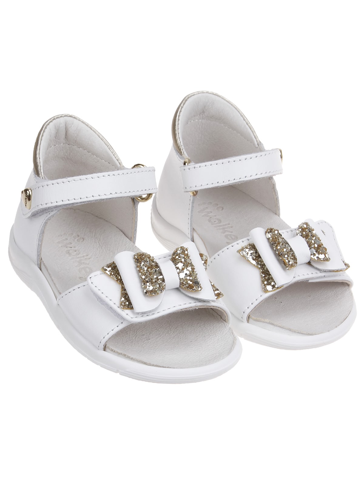 Белые босоножки с бантиком