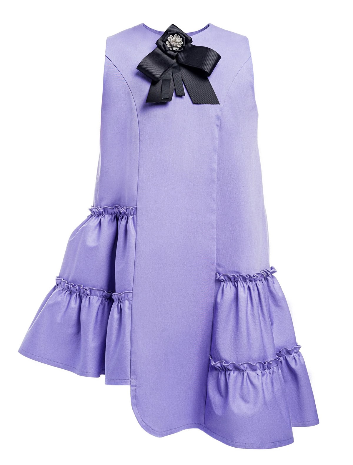 Фиолетовое платье с брошью