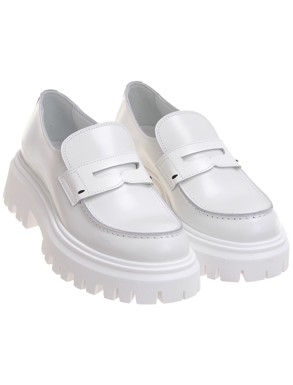 Белые кожаные лоферы