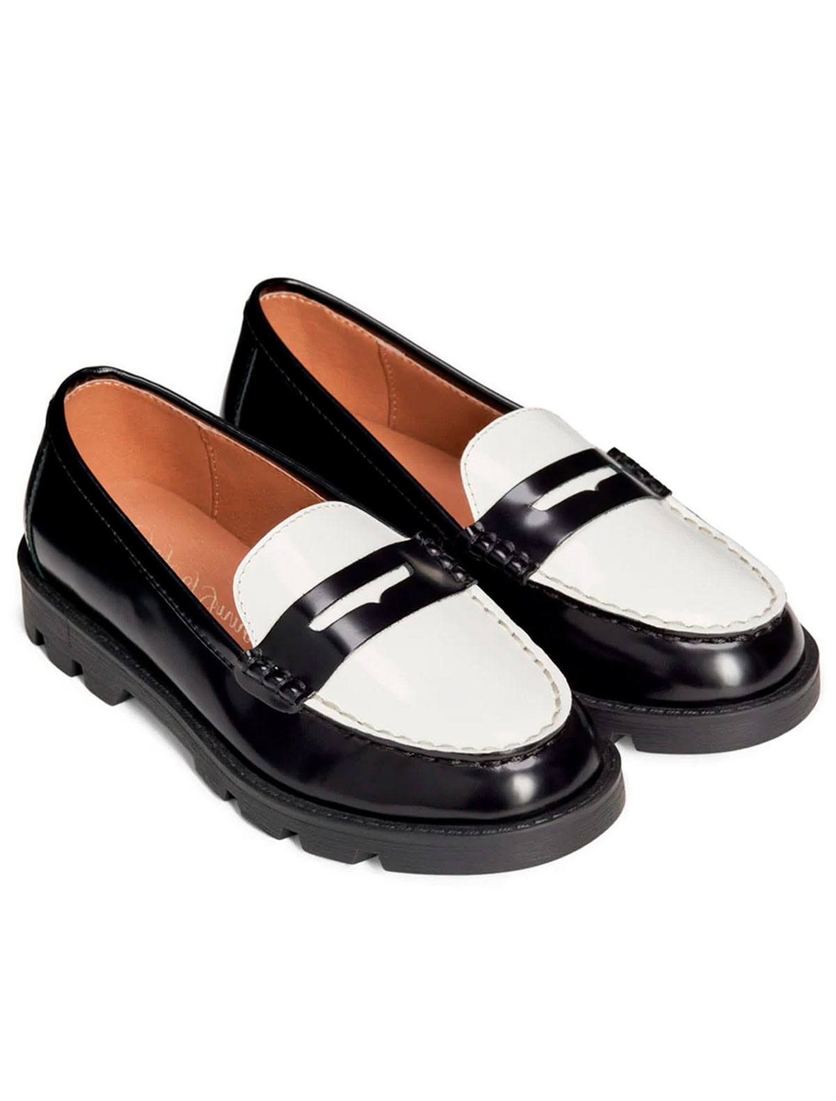 Черно-белые лаковые лоферы