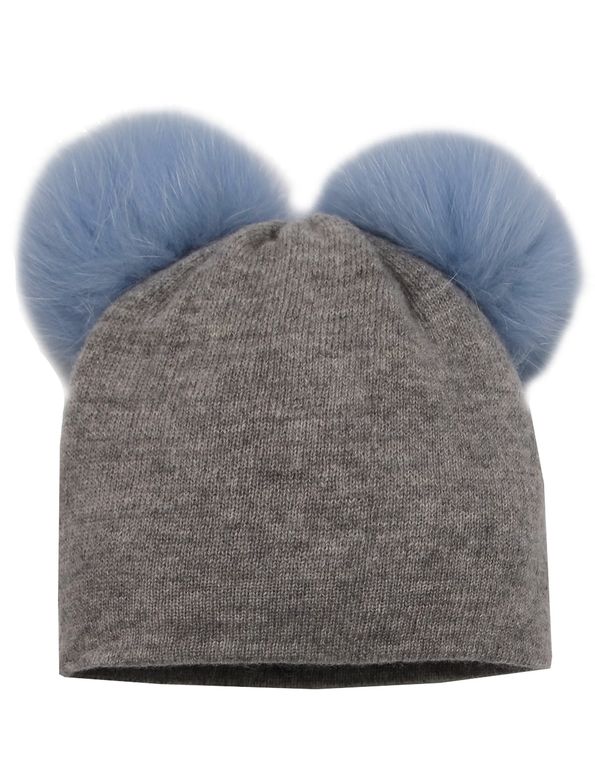 Шапка с двумя пумпонами