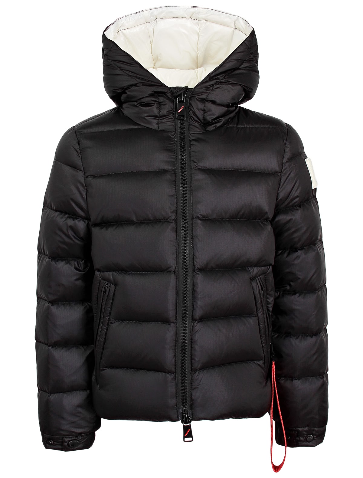 Короткий стеганый пуховик