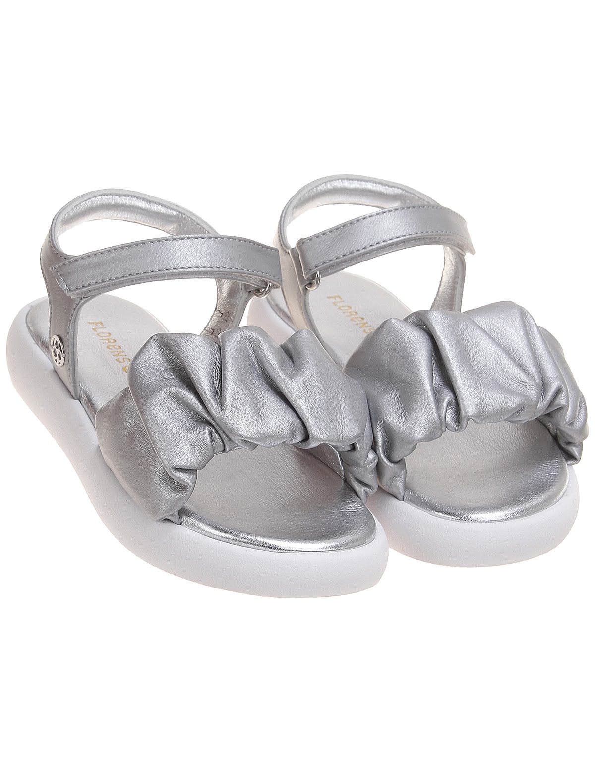 Серебристые босоножки из кожи