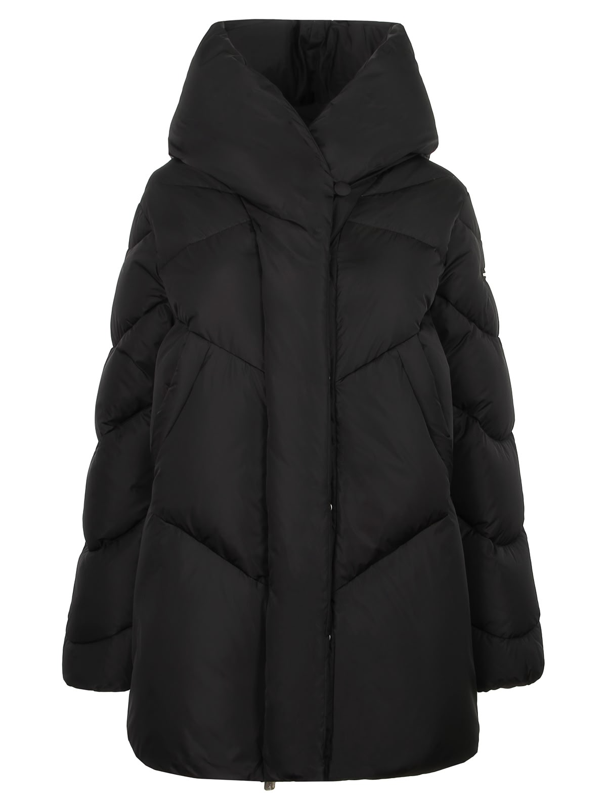 Пуховое пальто из нейлона