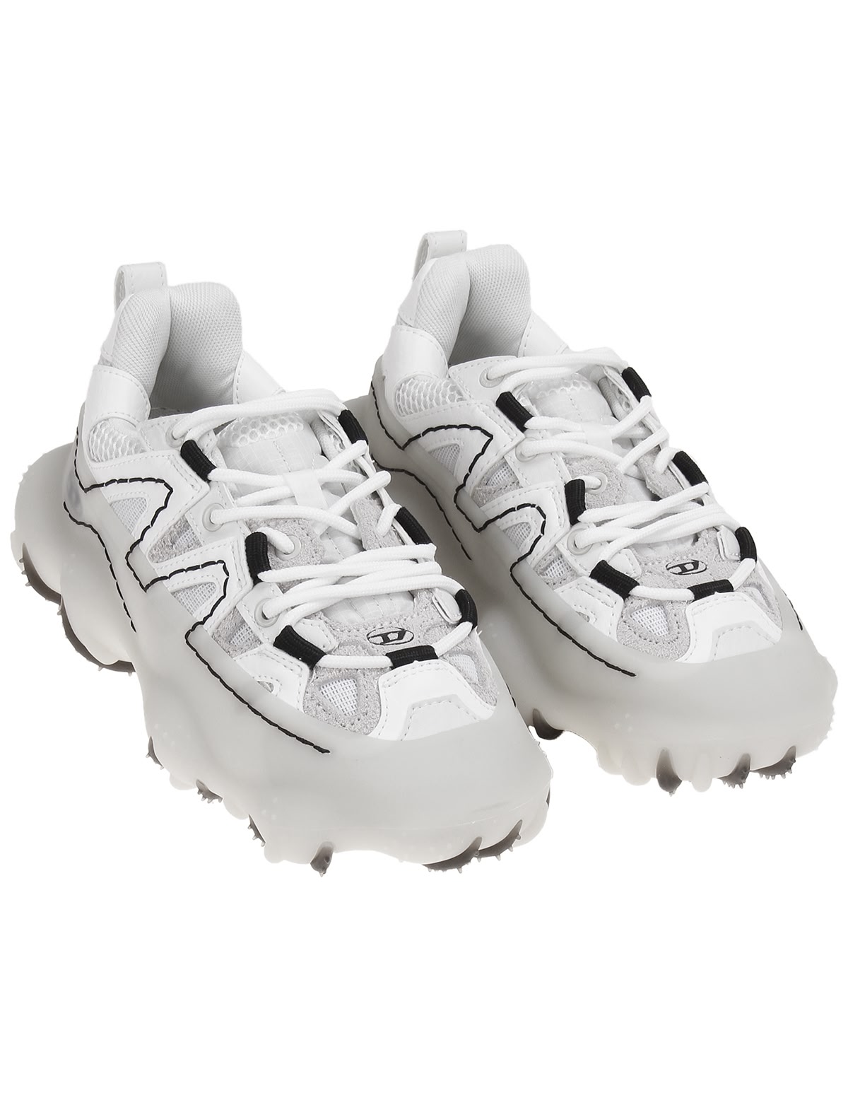 Кроссовки на массивной подошве