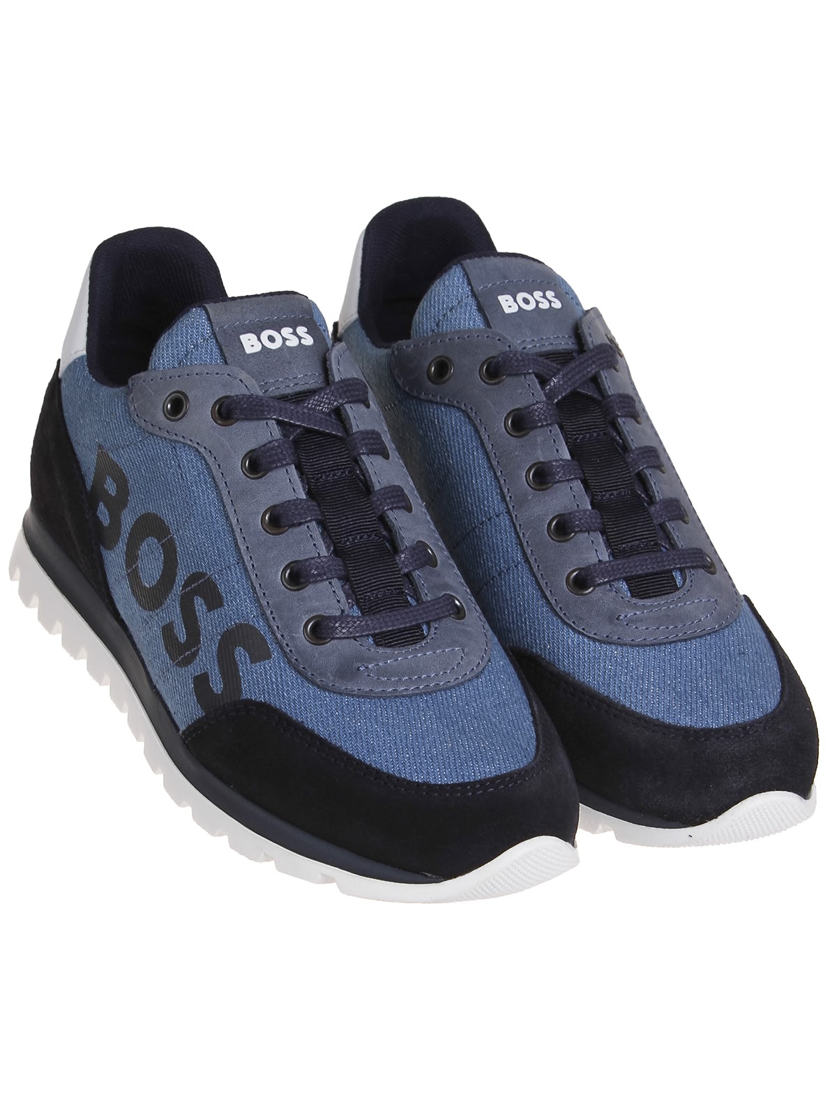 Синие кроссовки с логотипом