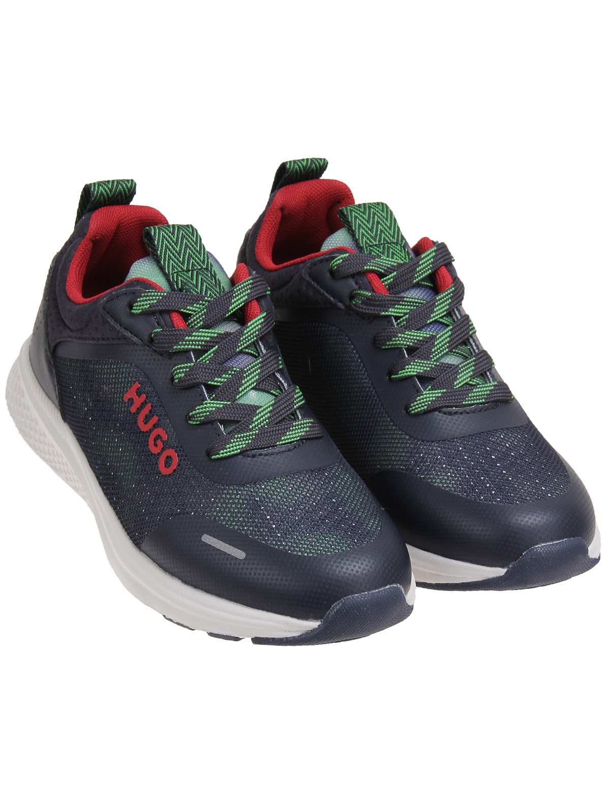 Синие кроссовки с логотипами