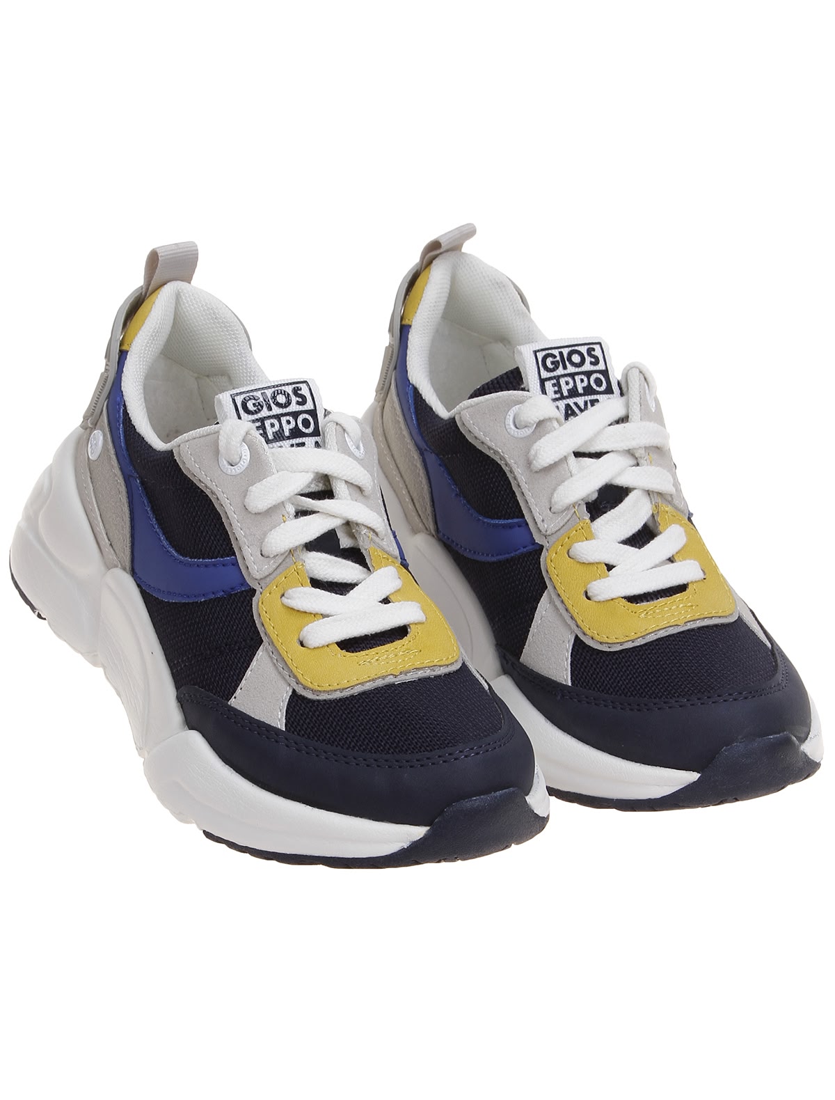 Кроссовки на высокой подошве